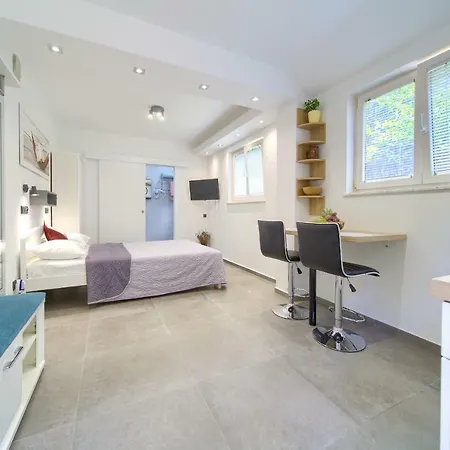 Stolfa Apartment